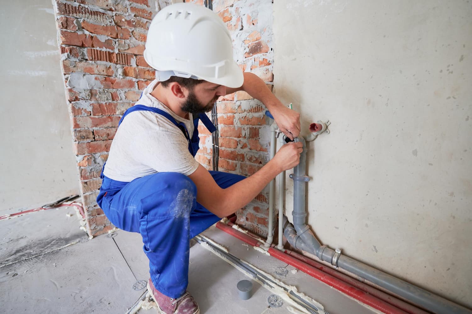 Eliminating Rattling Pipes in Residential Plumbing Systems