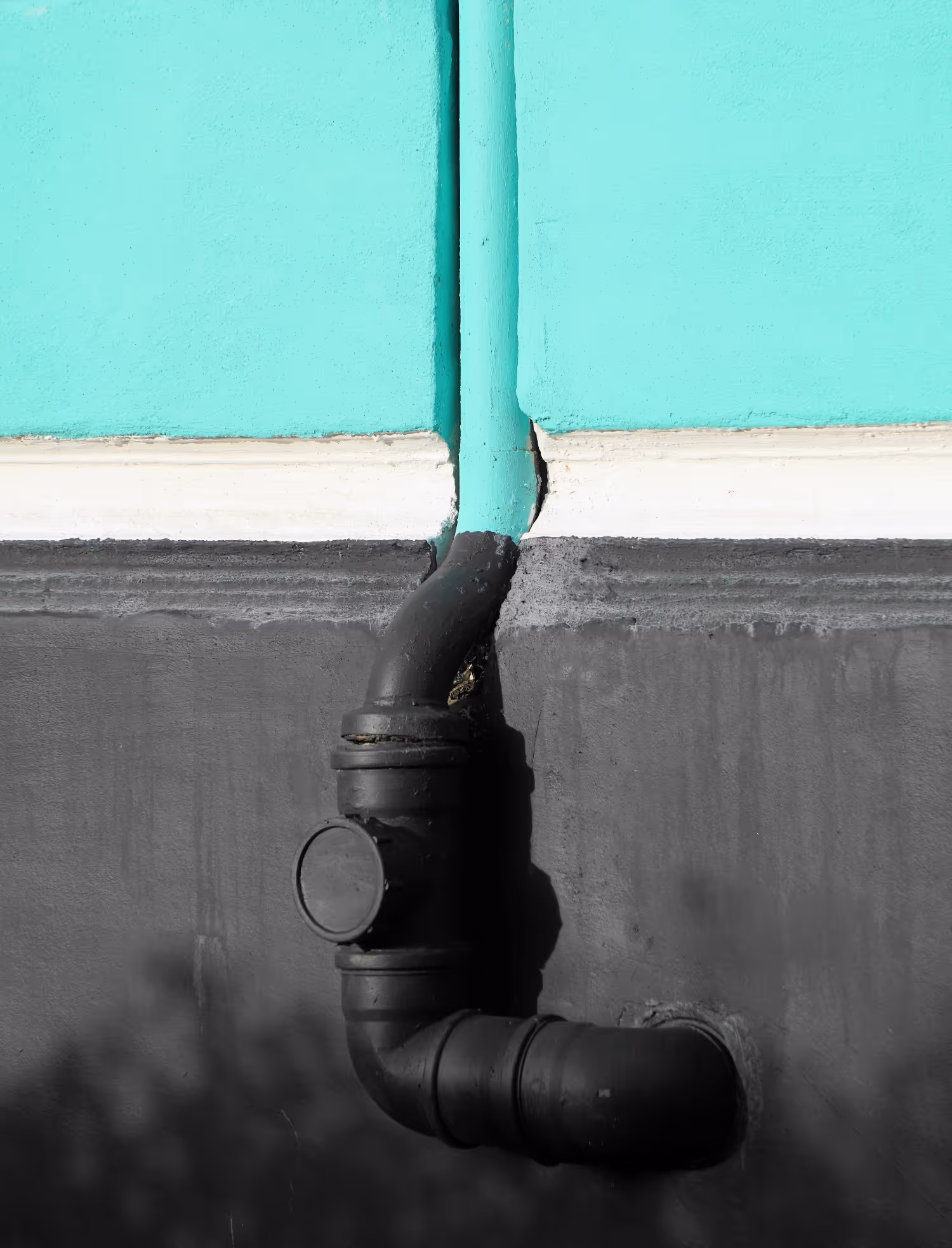 How to Detect a Water Leak Under Concrete: Identification Methods and Effective Solutions